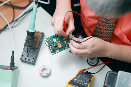 電腦維修工具 構建專業維修計算機的必備裝備指南